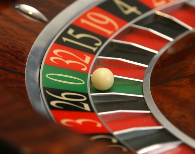 Предизборно: ГЕРБ и ДПС предлагат да се забрани рекламата на хазарт във всички медии