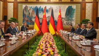 Шолц в Китай: Повече възможности или повече рискове