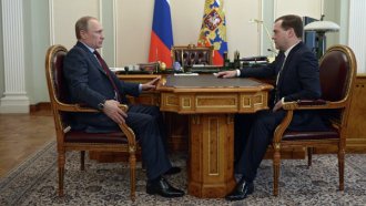 Путин нареди учение с тактически ядрени оръжия, Медведев плаши с ядрен удар западните столици