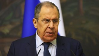 Русия заплаши, че може да удари британски военни обекти и техника в Украйна и отвъд