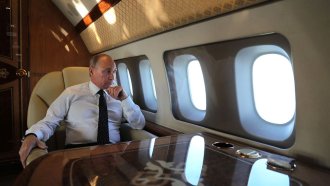 Френска компания продължава да обслужва самолетите на Путин, Медведев и Шойгу