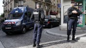 Две момичета бяха ранени при атака с нож пред училище във Франция