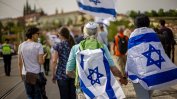 С вперени в реакцията на Тел Авив очи светът се надява на сдържаност
