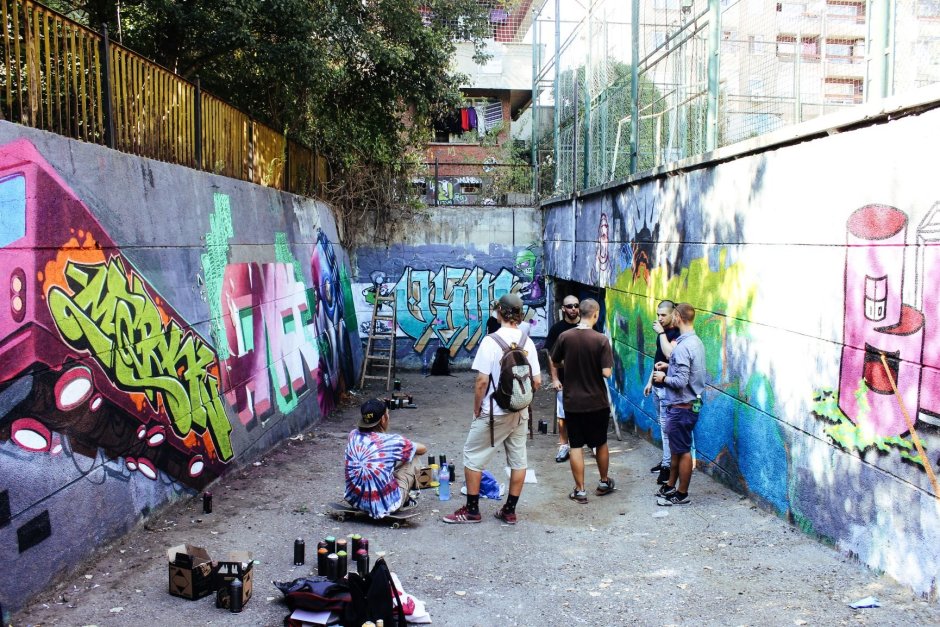 Петнадесет художници ще рисуват от 10 до 18 часа в събота и неделя на стените под моста "Чавдар"