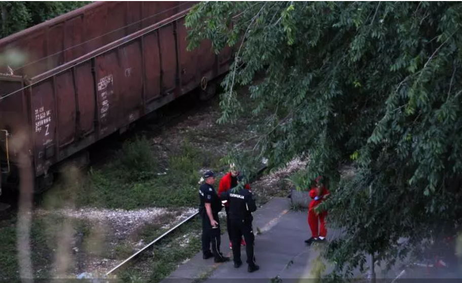Машинистът на пътническия влак навлазъл в тунела на червен семафор