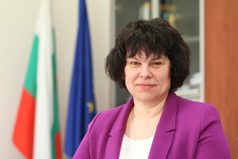 Таня Михайлова беше зам.-министър на образованието и по време на третия кабинет на ГЕРБ, Сн. БГНЕС