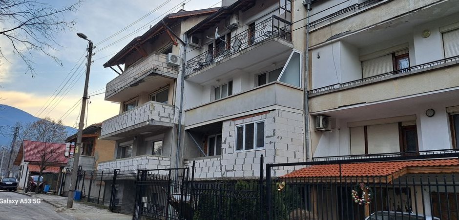 Една от жилищните сгради за безплатно саниране в Кюстендил одобрени по първата фаза на НПВУ