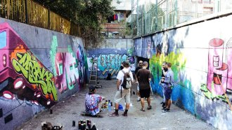 За първи път стена за свободно рисуване на графити в София
