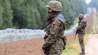 Полша арестува мъж, снимал военни превозни средства на границата с Украйна