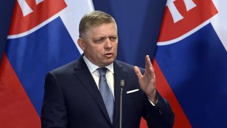 Раненият словашки премиер вече е у дома си в Братислава