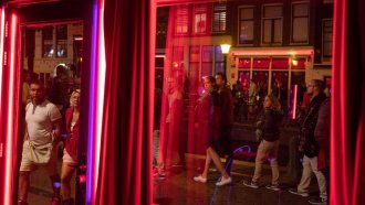 Наркотиците и проституцията са генерирали 4,5 милиарда евро за икономиката на Нидерландия през 2021 г.