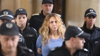 Бившата шефка на митниците е с обвинение и за контрабанда 3 https://netnews.bg/wp-content/uploads/2024/11/bivshata-shefka-na-mitniczite-e-s-obvinenie-i-za-kontrabanda.jpg medium d62316ac40ffcbb10d75adcfa6e4da5e https://netnews.bg/wp-content/uploads/2024/11/bivshata-shefka-na-mitniczite-e-s-obvinenie-i-za-kontrabanda.jpg