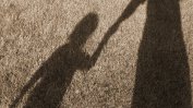 Едва 15% от българите биха станали приемни родители, 68% категорично отказват