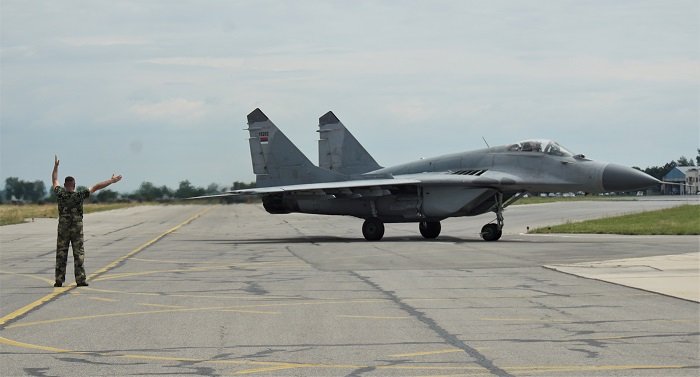 Авиобазата "Граф Игнатиево", където са разположени и съветските МиГ-29, сн. БГНЕС