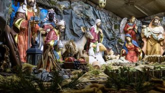 medium 6f79b29573f4baf95a0f204edaad8296 https://netnews.bg/wp-content/uploads/2024/12/isus-ne-se-e-rodil-v-tiha-nosth-populyarni-shvasthaniya-za-koleda-vsasthnost-ne-se-spomenavat-v-bibliyata-2.jpg
