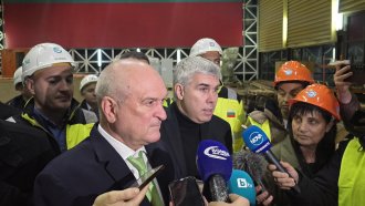Държавата няма да се намесва в сделка между МОЛ и "Лукойл" за "Нефтохим"