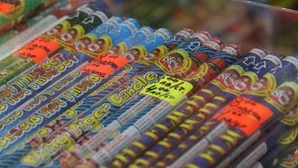 Близо 80 тона нелегални фойерверки са иззети в Нидерландия