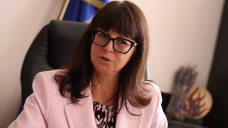 Няма нито пари за дълга на НЗОК към болниците, нито мерки срещу роенето им