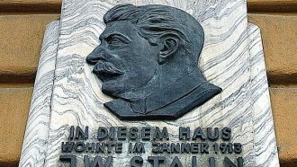 Виена обмисля демонтажа на паметна плоча на Сталин