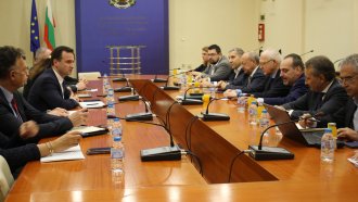 Ще има долен и горен праг на цените на тока при компенсиране на бизнеса