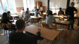 За входа и изхода на средното образование