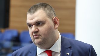 ГЕРБ и БСП блокираха създаването на комисия "Пеевски"