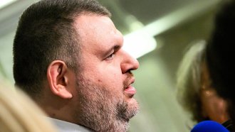 Пеевски иска държавни магазини за български храни в пощите с надценки до 10 на сто