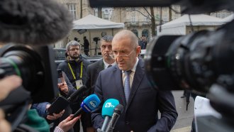 Радев: Изгражда се нов световен ред. Реализмът започва да измества невежеството за Украйна 3 https://netnews.bg/wp-content/uploads/2025/02/radev-izgrazhda-se-nov-svetoven-red-realizmat-zapochva-da-izmestva-nevezhestvoto-za-ukrajna-2.jpg medium f18c0a87190f75909793e1a5e99d92fd https://netnews.bg/wp-content/uploads/2025/02/radev-izgrazhda-se-nov-svetoven-red-realizmat-zapochva-da-izmestva-nevezhestvoto-za-ukrajna-2.jpg