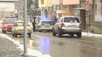 Дъщерята на шефа на дряновската полиция е блъснала две деца