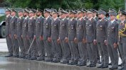 Защо Европа няма достатъчно войници? В Австрия получават двойно повече отколкото в България