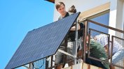 Слънчев панел на балкона – неглижираното решение на енергийната бедност