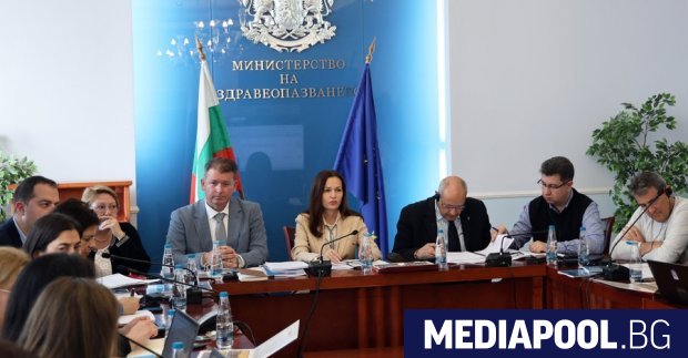 Министърът на здравеопазването Силви Кирилов направи смяна в ръководството на