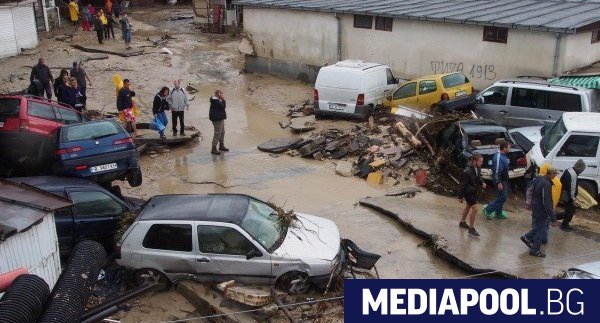 На 19 юни 2014 г пороен дъжд променя съдбата на