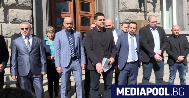 Партията МЕЧ ще премине към гражданско неподчинение и блокади ако