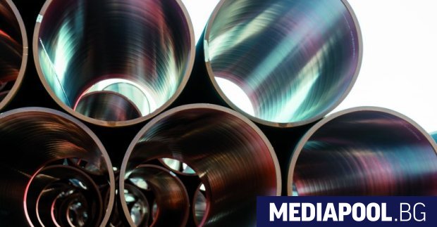 На пристанище Бургас вече са пристигнали първите тръби за разширението