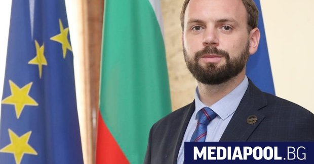 Мустафа Емин вече е нещатен сътрудник по отбрана на председателя