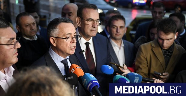 Фракцията на Ахмед Доган Демокрация права и свободи популярна като