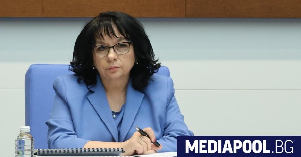 Държавният бюджет бе приет окончателно на второ четене след полунощ