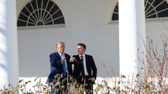 Броят на страните с ядрени оръжия може да нарасне в пъти, ако САЩ откажат на своите съюзници ядрен щит