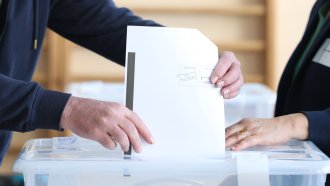 Как се променят гласовете за партиите след преизчислението по делото на КС