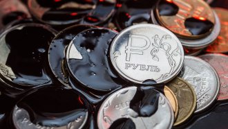 Цената на руския петрол падна с 25% под предвиденото в бюджета