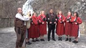 Селски кмет написа песен за Тръмп