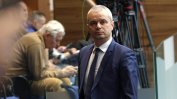 Костадинов видя три лобита зад решението на КС