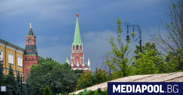 Времето краткостта внезапният и едностранен характер на всичко това Ако