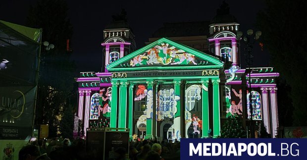 Общо 10 000 квадратни метра изкуство ще озарят едни от