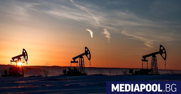 Глобалният пазар на петрол продължава да се срива на фона