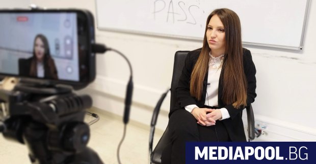 Отложихме тази среща с една седмица защото тя трябваше да