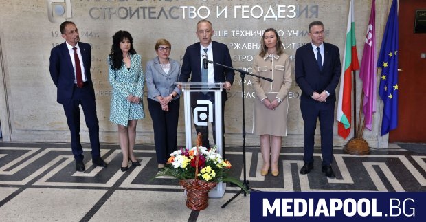 Министерството на образованието и науката планира да обвърже приема в