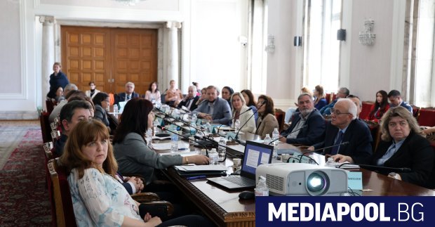 Здравните власти предвиждат включването на две нови ваксини в задължителния