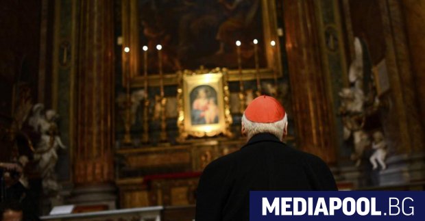 Гледанията на трилъра Конклав на режисьора Едвард Бергер с участието
